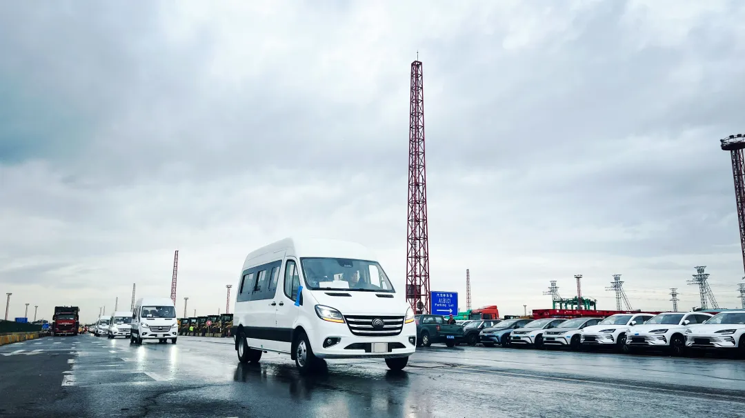 500台宇通全新车型轻客V6发往拉美地区