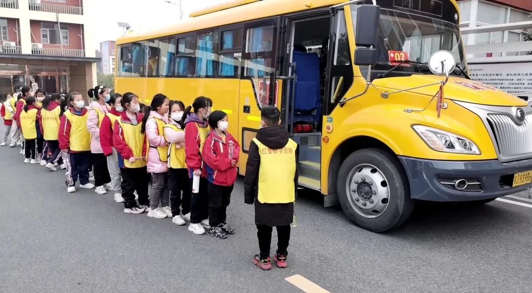 “运”“研”结合，夏鹏程校车用爱守护红安学子成才之路